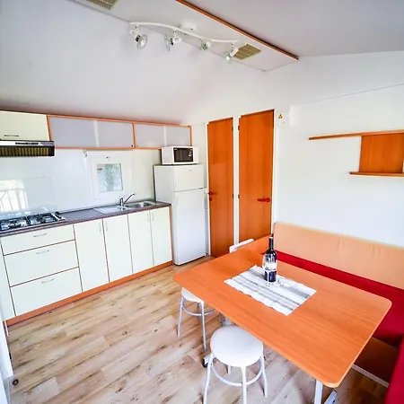 База отдыха Mobile Homes Lovre Пакоштане