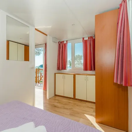 Mobile Homes Lovre Üdülőpark Pakoštane