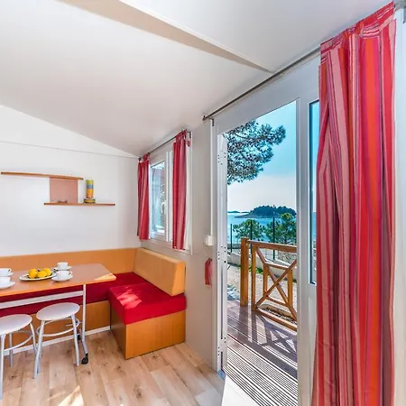 База отдыха Mobile Homes Lovre Пакоштане