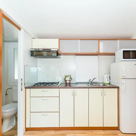 Mobile Homes Lovre База отдыха 3*